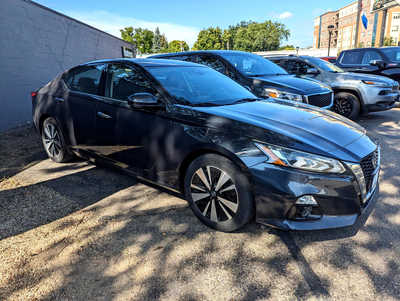 2019 Nissan Altima, $0. Photo 2