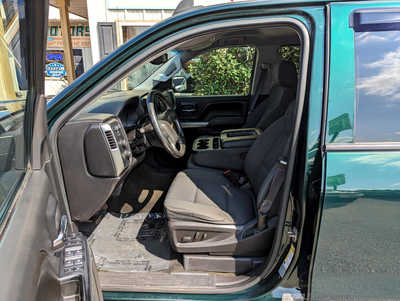 2015 Chevrolet 1500 Crew Cab, $13900. Photo 4