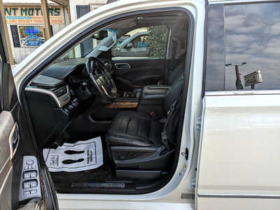 2015 GMC Yukon XL, $0. Photo 2