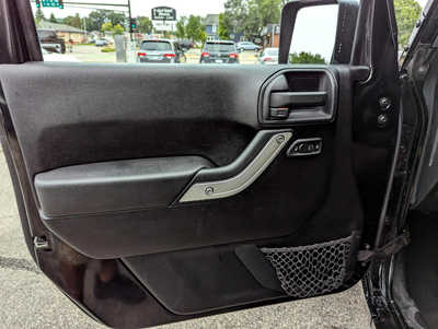 2011 Jeep Wrangler Unlimited, $14900. Photo 11