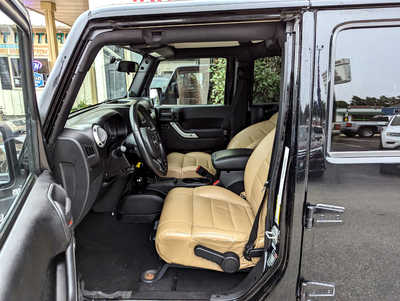 2011 Jeep Wrangler Unlimited, $14900. Photo 7