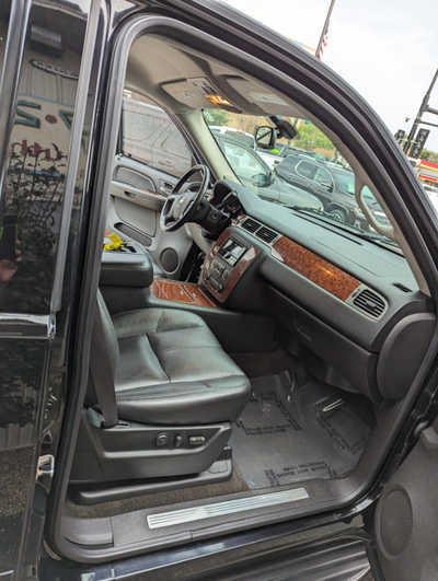 2008 Chevrolet Tahoe, $12900. Photo 11