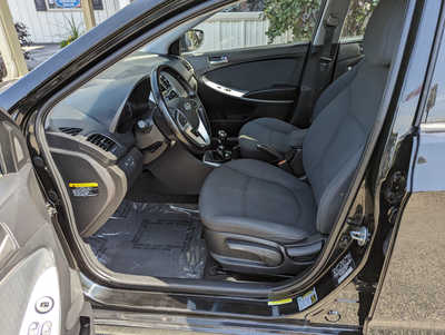 2014 Hyundai Accent, $7500. Photo 8