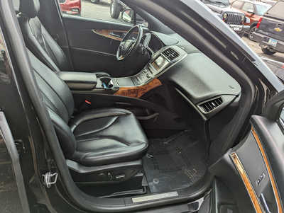 2019 Lincoln Nautilus, $21900. Photo 12