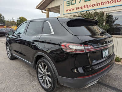 2019 Lincoln Nautilus, $21900. Photo 3