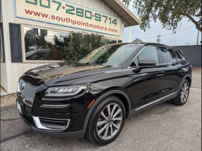 2019 Lincoln Nautilus, $21900. Photo 1