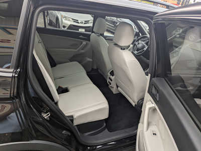 2022 Volkswagen Tiguan, $29900. Photo 11