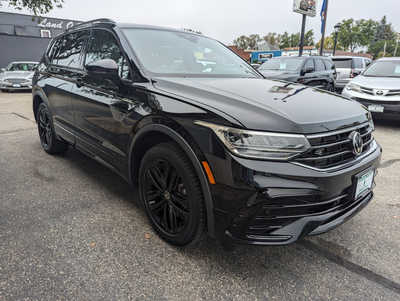 2022 Volkswagen Tiguan, $29900. Photo 6