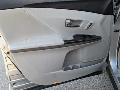 2015 Toyota Venza, $14900. Photo 12