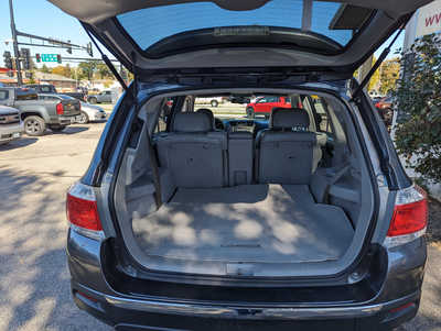 2013 Toyota Highlander, $10900. Photo 10