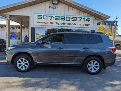 2013 Toyota Highlander, $10900. Photo 2