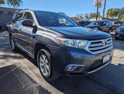 2013 Toyota Highlander, $10900. Photo 6