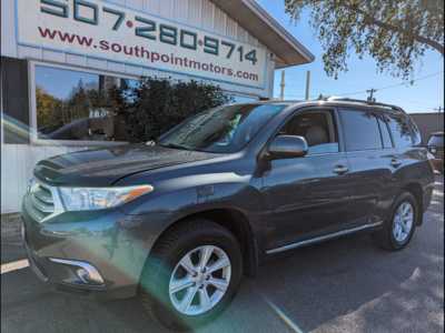 2013 Toyota Highlander, $10900. Photo 1