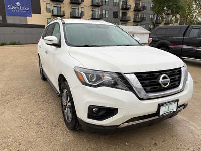 2017 Nissan Pathfinder, $0. Photo 2