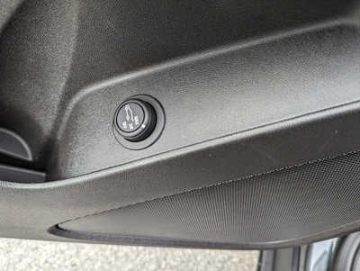 2019 Chevrolet Equinox, $16900. Photo 10