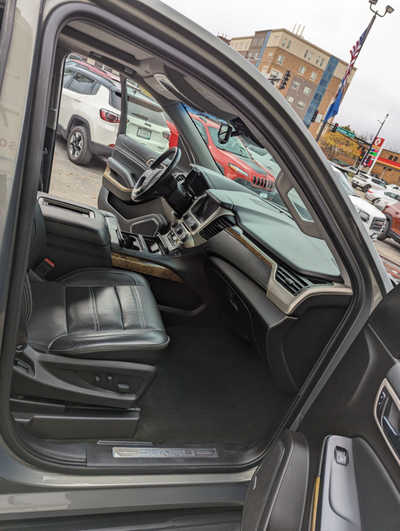 2017 GMC Yukon XL, $23900. Photo 12