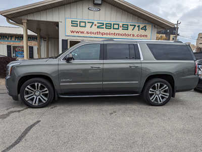 2017 GMC Yukon XL, $23900. Photo 2