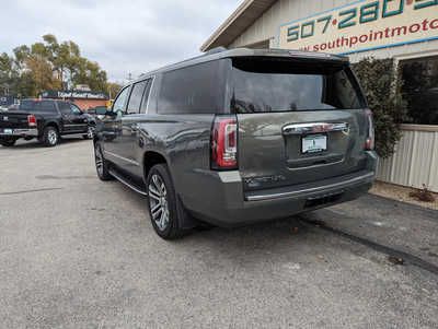 2017 GMC Yukon XL, $23900. Photo 3