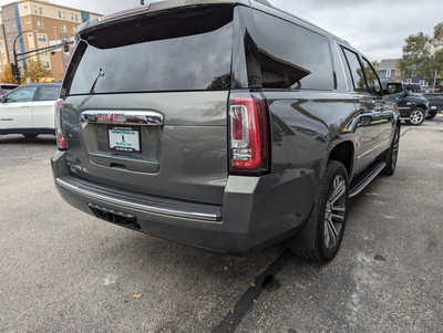 2017 GMC Yukon XL, $23900. Photo 4
