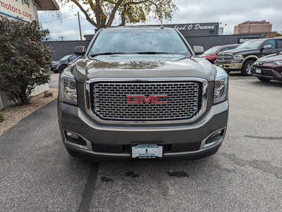 2017 GMC Yukon XL, $23900. Photo 6