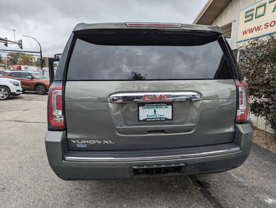 2017 GMC Yukon XL, $23900. Photo 7