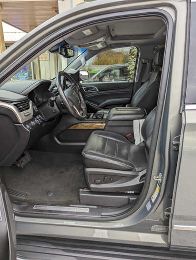 2017 GMC Yukon XL, $23900. Photo 8