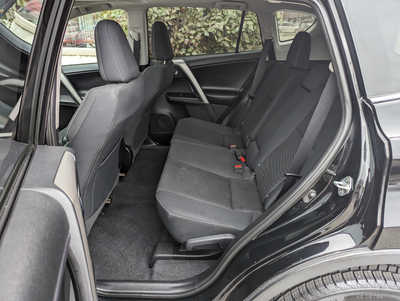 2018 Toyota RAV4, $23900. Photo 9