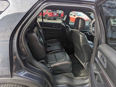 2017 Ford Explorer, $14900. Photo 10