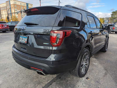 2017 Ford Explorer, $14900. Photo 5