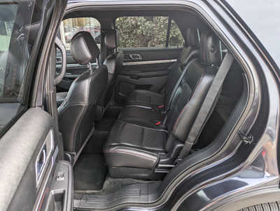 2017 Ford Explorer, $14900. Photo 8