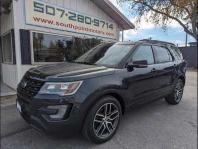 2017 Ford Explorer, $14900. Photo 1