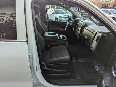 2017 GMC 1500 Ext Cab, $17900. Photo 11