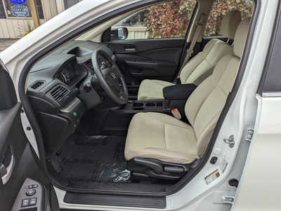 2016 Honda CR-V, $14900. Photo 8