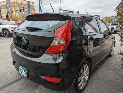2014 Hyundai Accent, $7900. Photo 5
