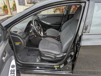 2014 Hyundai Accent, $7900. Photo 8