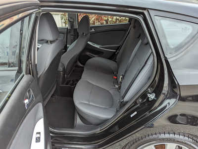 2014 Hyundai Accent, $7900. Photo 9