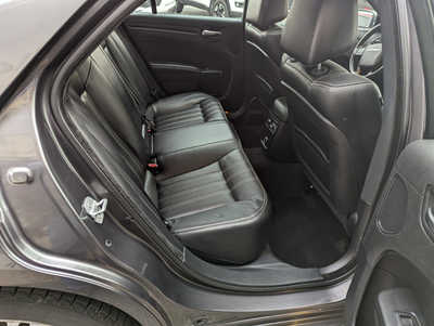2013 Chrysler 300, $5900. Photo 10