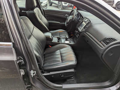 2013 Chrysler 300, $5900. Photo 11