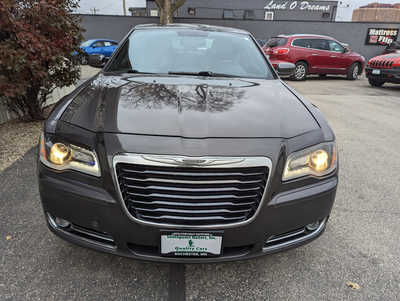2013 Chrysler 300, $5900. Photo 7