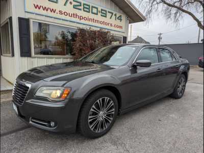 2013 Chrysler 300, $5900. Photo 1