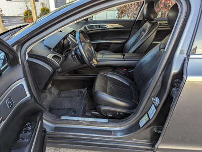 2016 Lincoln MKZ, $11900. Photo 8