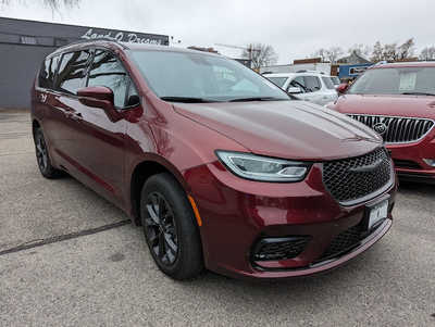 2021 Chrysler Pacifica, $0. Photo 2