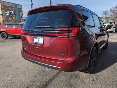 2021 Chrysler Pacifica, $25900. Photo 4