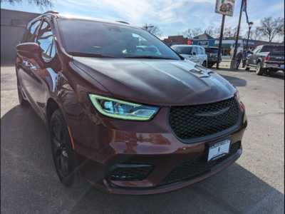 2021 Chrysler Pacifica, $25900. Photo 6