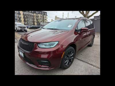 2021 Chrysler Pacifica, $0. Photo 1
