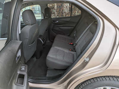 2019 Chevrolet Equinox, $14900. Photo 9