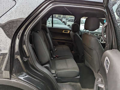 2015 Ford Explorer, $9900. Photo 10