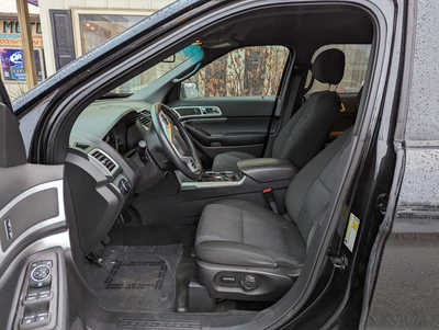 2015 Ford Explorer, $9900. Photo 8