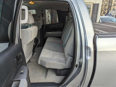 2010 Toyota Tundra Crew Cab, $18900. Photo 9