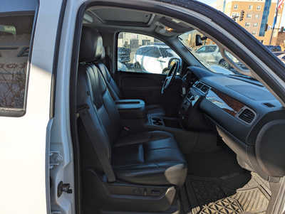 2012 Chevrolet Tahoe, $10900. Photo 12